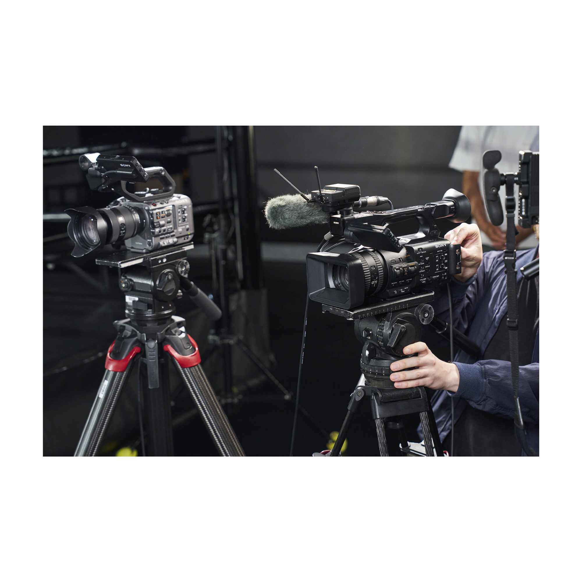 Sony HXR-NX800 4K 1" CMOS Sensor NXCAM Camcorder